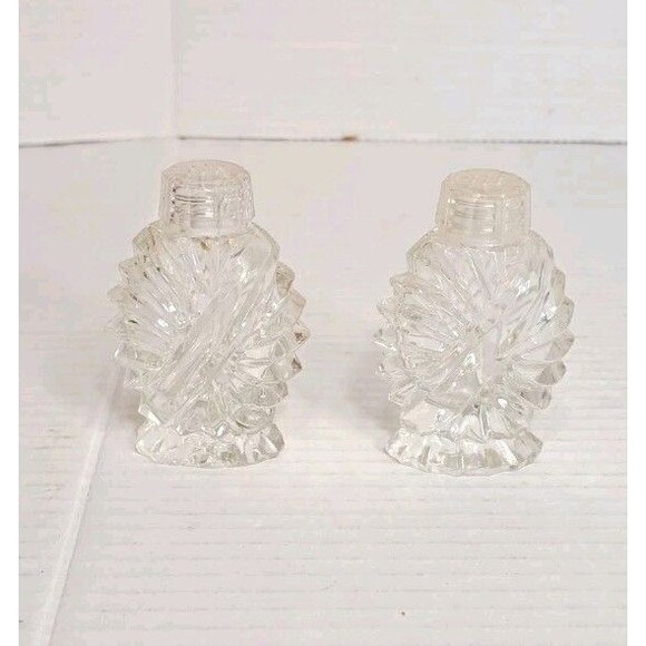 Vintage L.B. Rogers Pressed Glass Salt & Pepper Shakers 3" Collectible Set - Picture 3 of 4